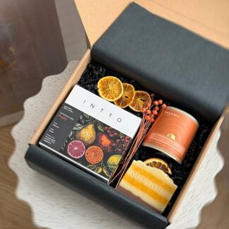 Na zdjęciu jest prezent świąteczny "Świąteczne pomarańcze"