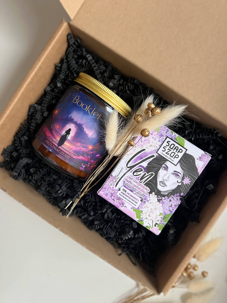 Na zdjęciu jest prezent "Bez i agrest"